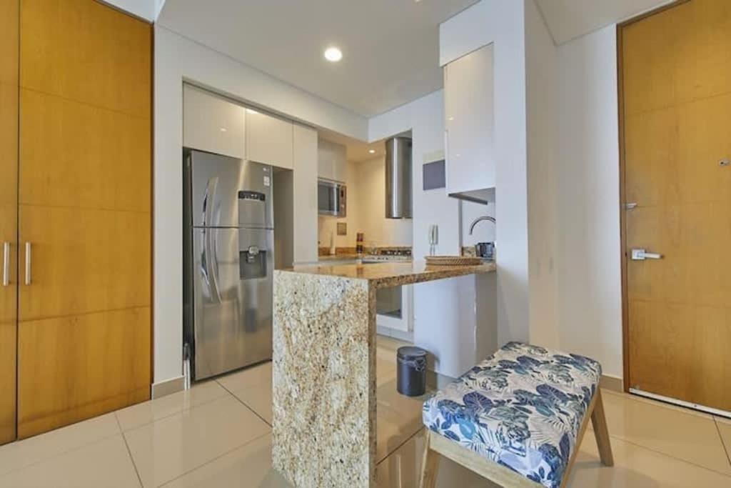 New With 1 Bedroom In H2 Apartment *